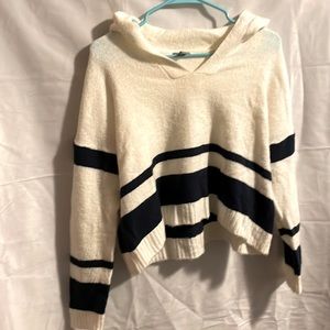 Hooded sweater nautical